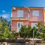 Bruna * Brodarica (Sibenik-Knin)