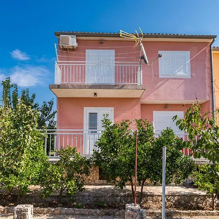 Bruna * Brodarica (Sibenik-Knin)