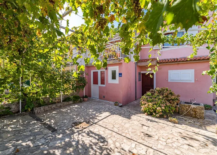 Bruna Apartman Brodarica