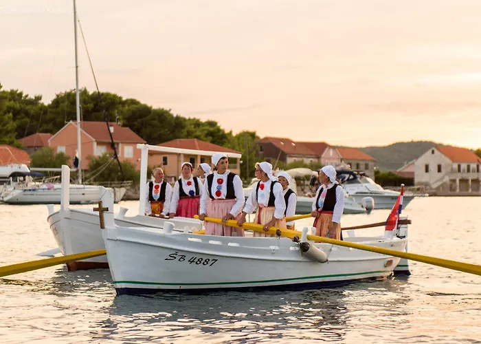 Bruna Apartman Brodarica